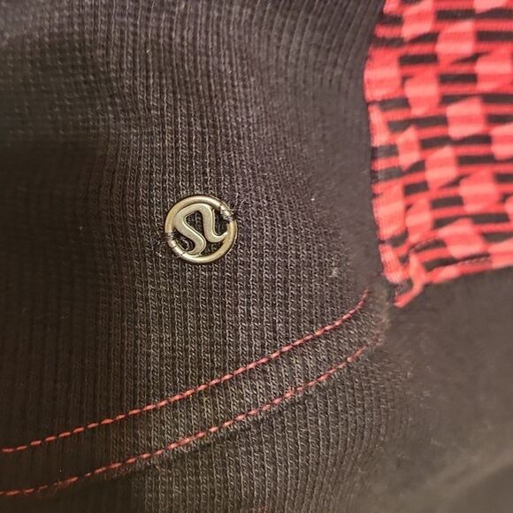 Lululemon Radiant Scuba Jacket w/ Collar Deep Dive Berry Black (6) - Picture 11 of 12